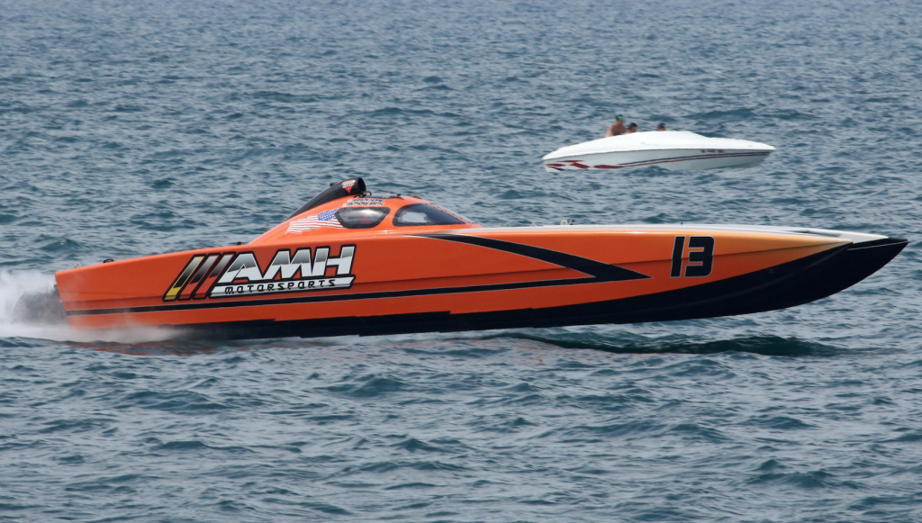 KEY WEST: AMH Wins Superboat Race After Pro-Floors Breaks Down